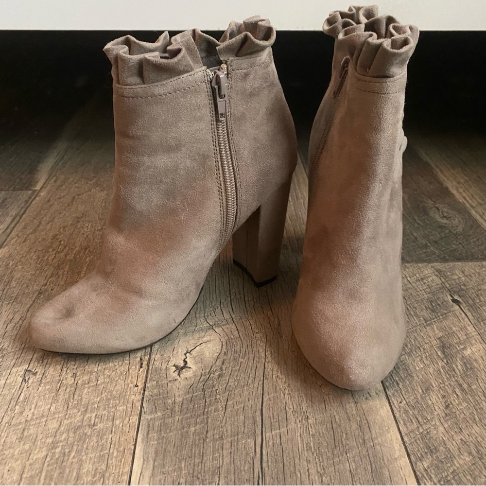 BOOTS